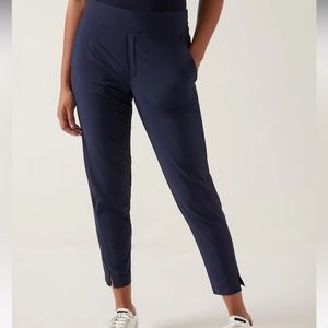 New with tags Athleta Brooklyn Ankle Jogger pant